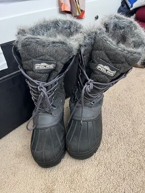 Polar US 8 Black and Gray Faux-Fur Winter Boots